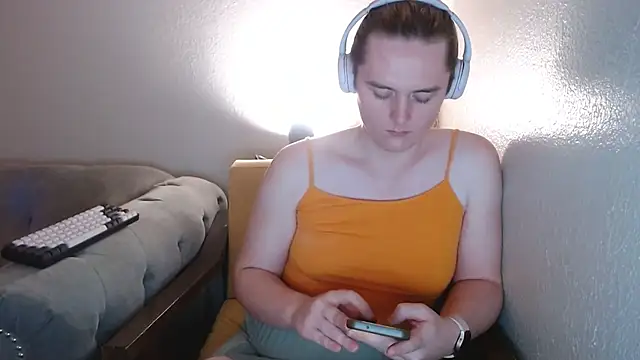 Elliebell online show from November 2025 09:20:01 AM