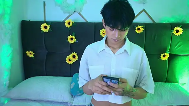 AleAurarashi online show from April 2026 04:06:01 AM
