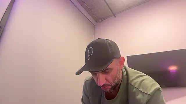 Snapshot of Hothotboyg chatting on March 2026 06:30:01 AM Hothotboyg online show from March 2026 06:30:01 AM