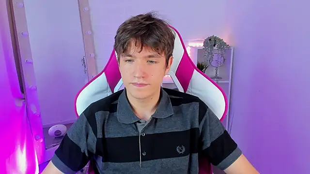 Ethan Rivers online show from October 2025 09:00:02 PM