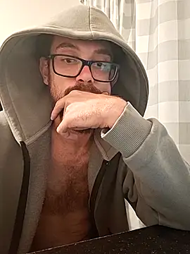 Snapshot of Kurtplays chatting on September 2025 12:43:02 AM Kurtplays online show from September 2025 12:43:02 AM