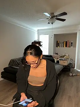 cupcakemia online show from October 2025 07:01:02 PM