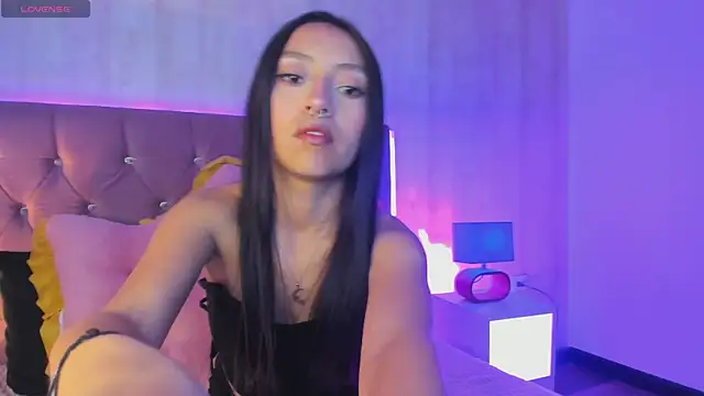 Luna Moo  online show from September 2025 03:27:02 AM