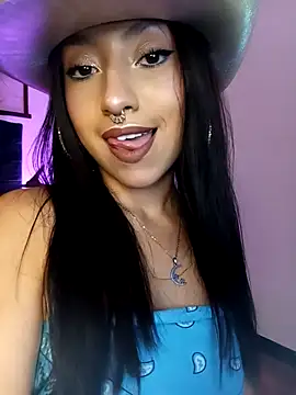 Luna Moo  online show from October 2025 04:10:02 AM