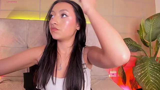 Luna Moo  online show from October 2025 04:13:01 AM