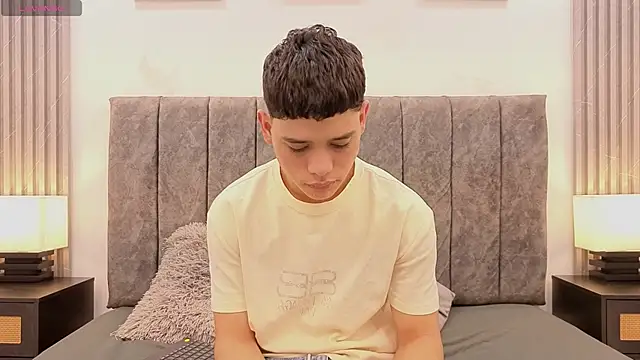 aron twink66 online show from September 2025 01:11:02 PM