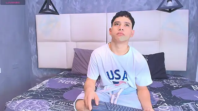 aron twink66 online show from October 2025 02:37:01 PM