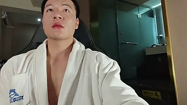 Snapshot of AAASuck chatting on December 2025 02:13:01 PM AAASuck online show from December 2025 02:13:01 PM