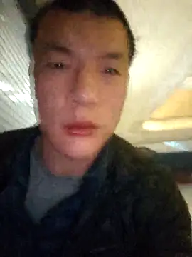 Snapshot of AAASuck chatting on February 2026 04:43:01 PM AAASuck online show from February 2026 04:43:01 PM