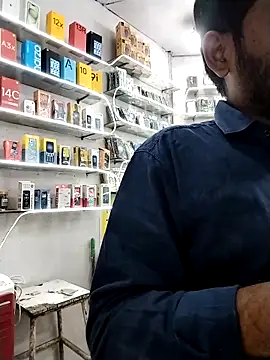 Snapshot of avi007p chatting on November 2025 01:55:01 PM avi007p online show from November 2025 01:55:01 PM