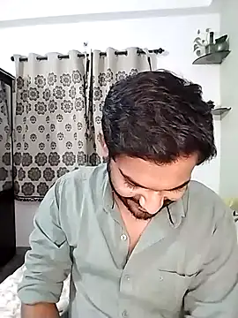 Snapshot of avi007p chatting on November 2025 09:02:01 PM avi007p online show from November 2025 09:02:01 PM