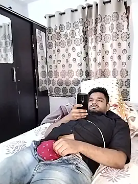 Snapshot of avi007p chatting on February 2026 11:09:02 AM avi007p online show from February 2026 11:09:02 AM