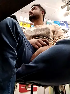 Snapshot of avi007p chatting on February 2026 12:00:01 PM avi007p online show from February 2026 12:00:01 PM