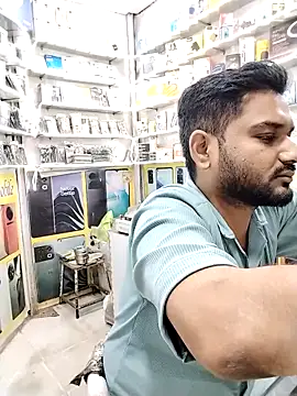 Snapshot of avi007p chatting on February 2026 01:15:01 PM avi007p online show from February 2026 01:15:01 PM