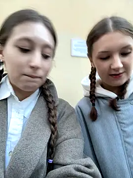 Snapshot of FroggyAnna chatting on October 2025 02:24:02 PM FroggyAnna online show from October 2025 02:24:02 PM