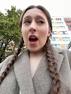 Snapshot of FroggyAnna chatting on October 2025 01:19:01 PM FroggyAnna online show from October 2025 01:19:01 PM