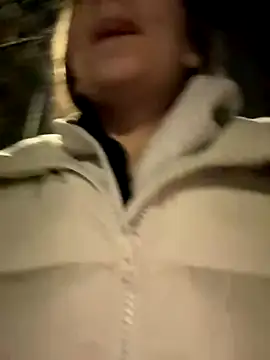 Snapshot of FroggyAnna chatting on November 2025 06:20:01 PM FroggyAnna online show from November 2025 06:20:01 PM