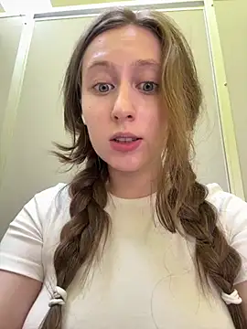 FroggyAnna online show from June 2026 04:08:02 PM