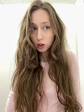 FroggyAnna online show from August 2026 03:11:01 PM