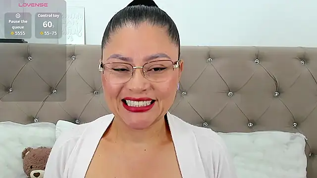 Isbettyche online show from September 2025 12:54:01 PM