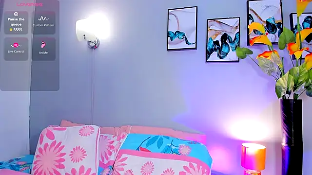 Snapshot of Zoee10 chatting on November 2025 07:15:01 PM Zoee10 online show from November 2025 07:15:01 PM