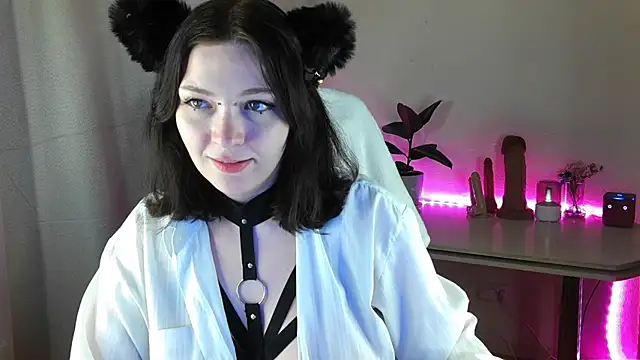 Liraras online show from September 2025 10:32:01 PM