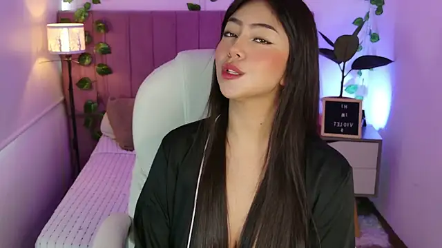 Snapshot of VioletBlacke_ chatting on October 2025 03:18:01 PM VioletBlacke online show from October 2025 03:18:01 PM