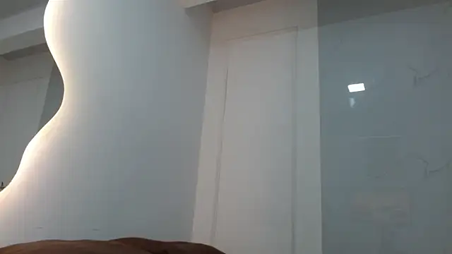 Snapshot of KiraaWild chatting on November 2025 02:17:01 PM KiraaWild online show from November 2025 02:17:01 PM