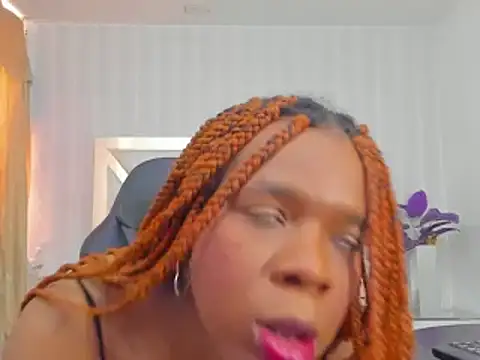 Snapshot of LicyEvans1 chatting on October 2025 01:47:02 PM LicyEvans1 online show from October 2025 01:47:02 PM