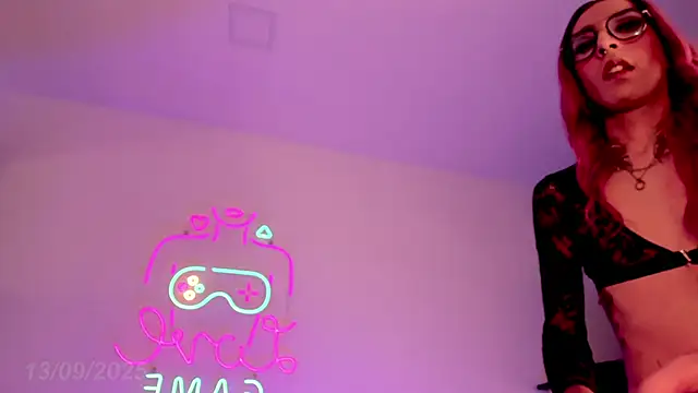 Snapshot of Isabella_Haddad chatting on September 2025 08:19:01 PM Isabella Haddad online show from September 2025 08:19:01 PM