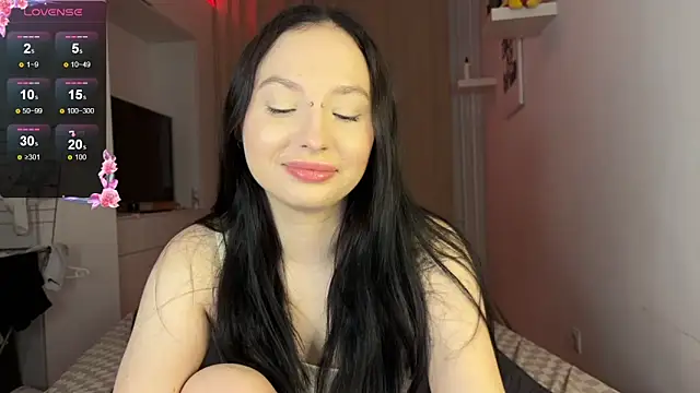 Snapshot of june_mooon chatting on November 2025 05:31:01 PM june mooon online show from November 2025 05:31:01 PM