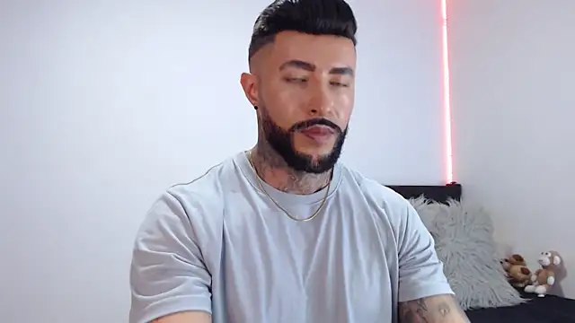 andrea de lucaa online show from September 2025 03:18:02 AM