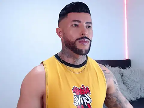 andrea de lucaa online show from October 2025 01:25:01 AM