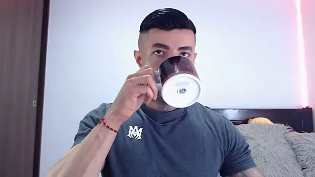 andrea de lucaa online show from December 2025 03:14:02 AM