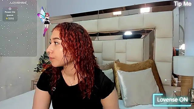 Snapshot of megannherrera chatting on December 2025 11:52:02 AM megannherrera online show from December 2025 11:52:02 AM