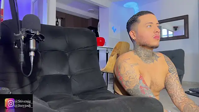 Snapshot of tattoguys_cums chatting on June 2026 10:15:02 PM tattoguys cums online show from June 2026 10:15:02 PM