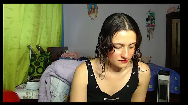 Snapshot of lindasyt chatting on September 2025 10:32:01 PM lindasyt online show from September 2025 10:32:01 PM
