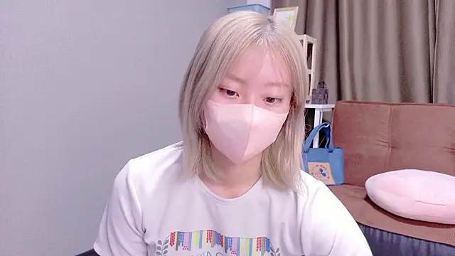 Nana  ch online show from November 2025 03:39:02 AM