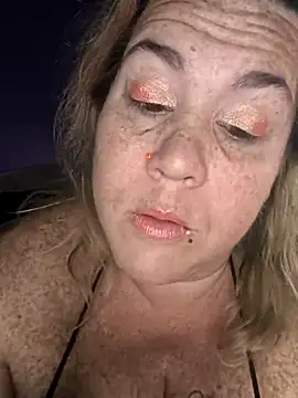 Snapshot of Courdles chatting on October 2025 06:37:01 PM Courdles online show from October 2025 06:37:01 PM