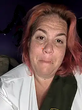 Snapshot of Courdles chatting on October 2025 07:14:01 AM Courdles online show from October 2025 07:14:01 AM