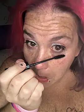 Snapshot of Courdles chatting on November 2025 09:31:02 PM Courdles online show from November 2025 09:31:02 PM