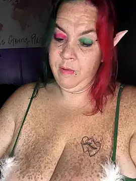 Snapshot of Courdles chatting on December 2025 10:35:01 AM Courdles online show from December 2025 10:35:01 AM