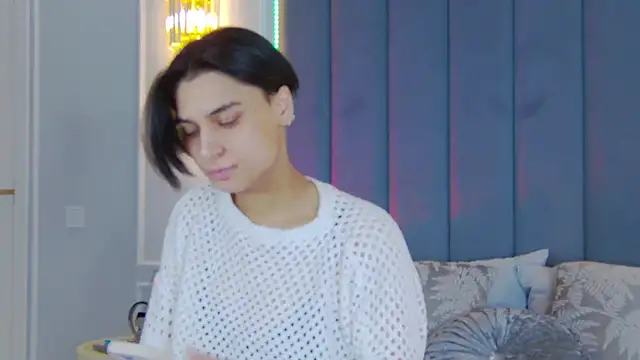 Snapshot of VioletAsh chatting on October 2025 04:32:02 AM VioletAsh online show from October 2025 04:32:02 AM