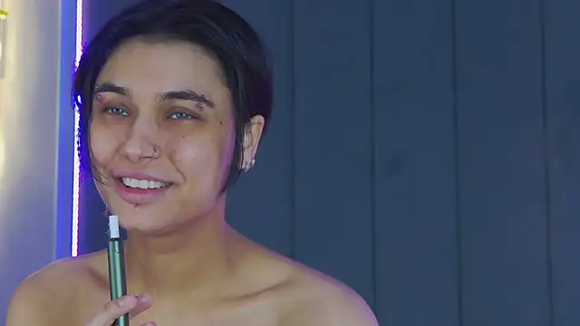 Snapshot of VioletAsh chatting on October 2025 04:54:01 AM VioletAsh online show from October 2025 04:54:01 AM