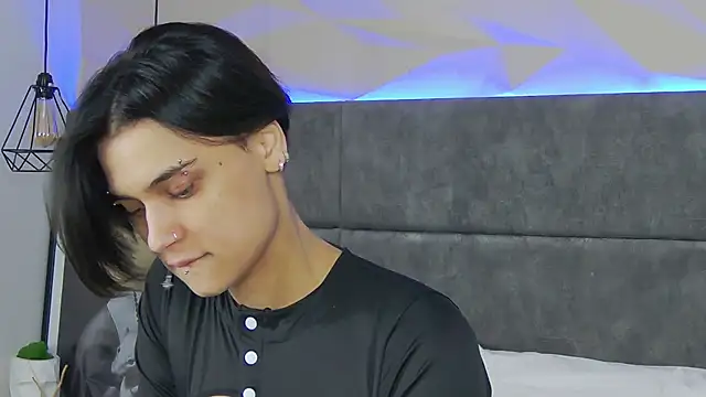 Snapshot of VioletAsh chatting on October 2025 04:46:02 AM VioletAsh online show from October 2025 04:46:02 AM