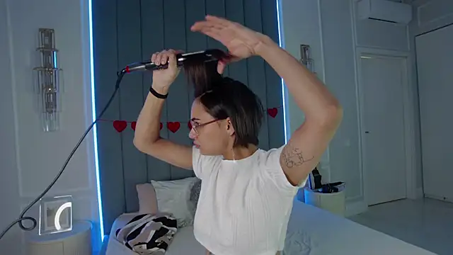 VioletAsh online show from February 2026 04:55:01 AM