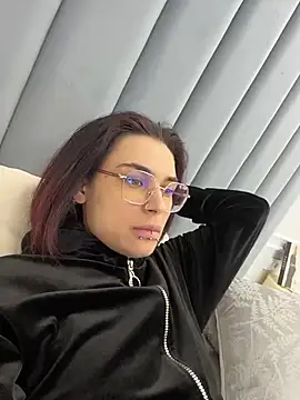 VioletAsh online show from May 2026 04:52:01 AM