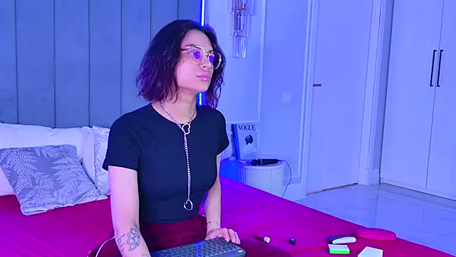 VioletAsh online show from June 2026 04:24:01 AM