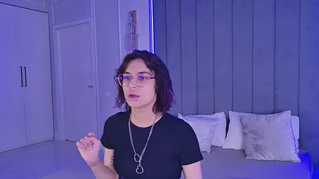 VioletAsh online show from June 2026 04:32:02 AM
