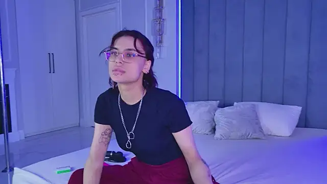 VioletAsh online show from June 2026 04:25:02 AM